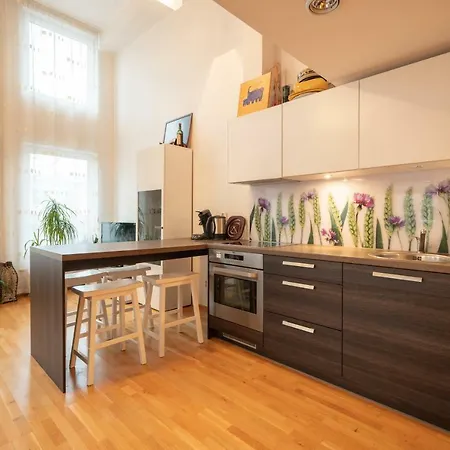 Апартаменты Best Pallasti Loft For 4